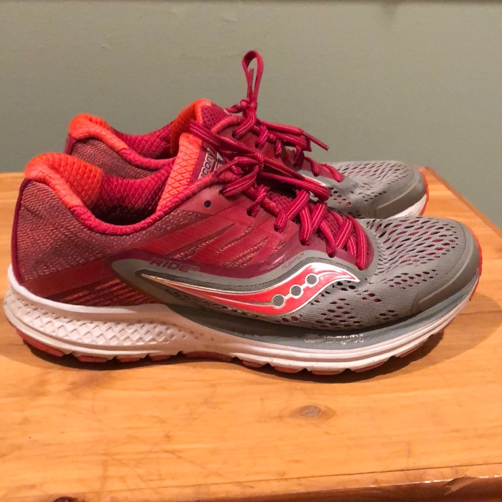 Saucony Women's Ride 10 Running Shoes Grey/Berry